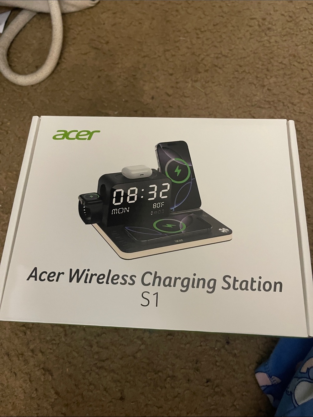 Acer Wireless Charging Station S1 – Black and Silver